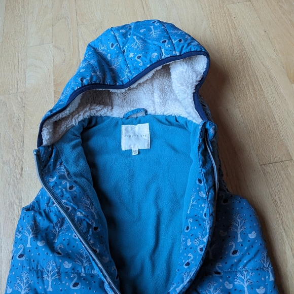 Copper Key girl's hooded puffer vest with swan print - Picture 3 of 14